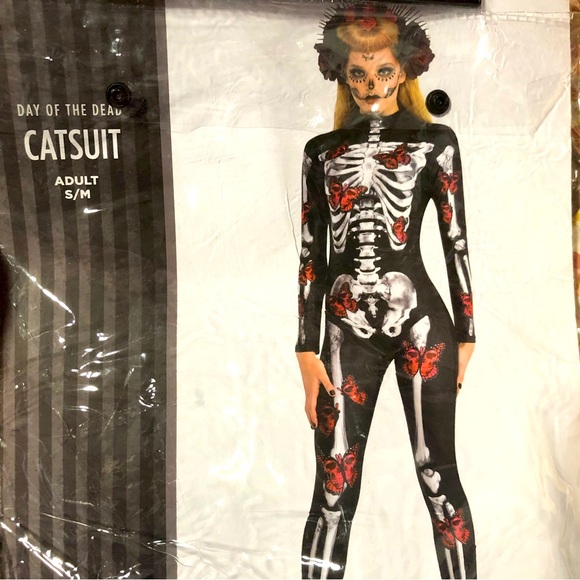 Halloween Costume - Picture 1 of 10